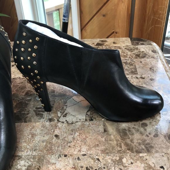 NWT 8 1/2 Steve Madden booties - Picture 3 of 8